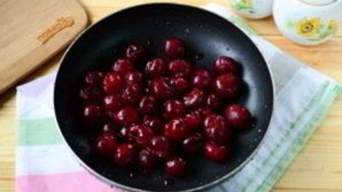 фрикадельки с вишневым соусом