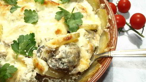 фрикадельки в картофельных сотах