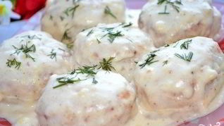 Фрикадельки в молочном соусе