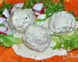 Фрикадельки в сливочно-сырном соусе