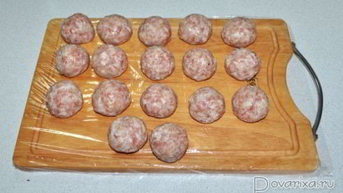 фрикадельки в сливочно-сырном соусе