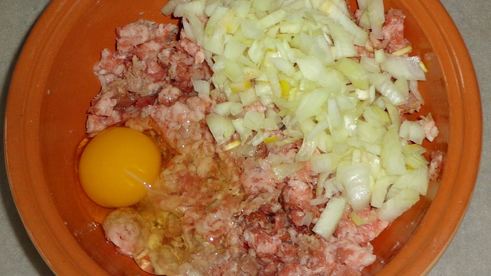 фрикадельки в сметанном соусе в духовке