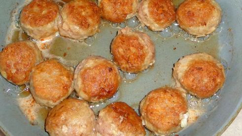 фрикадельки в сметанном соусе в духовке