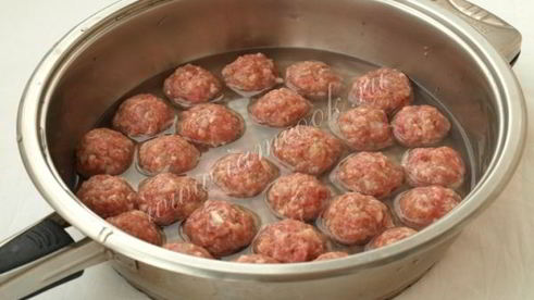 фрикадельки в сметанном соусе