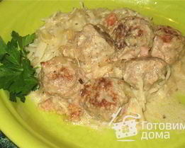 Фрикадельки в сырном соусе с беконом