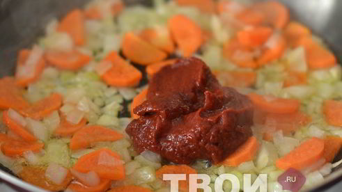 картофель в томатном соусе с фрикадельками