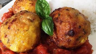 Куриные фрикадельки с моцареллой