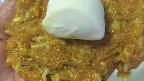 куриные фрикадельки с моцареллой