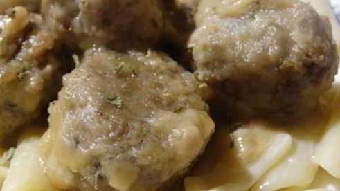 мясные фрикадельки с хреном тушёные в майонезе из фасоли