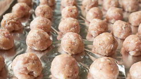 паста с фрикадельками и овощами