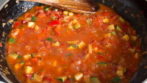 паста с фрикадельками и овощами