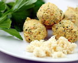 Рыбные фрикадельки с рисом на пару