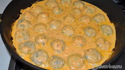 рыбные фрикадельки в сливочно-томатном соусе