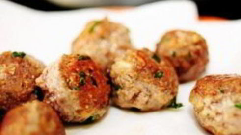 спагетти с фрикадельками