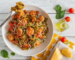 Зеленые тальятелле с фрикадельками