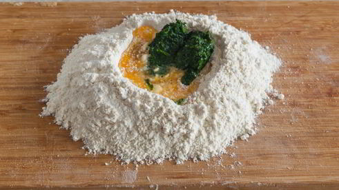 зеленые тальятелле с фрикадельками