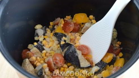 гарнир из риса с португальской смесью в мультиварке