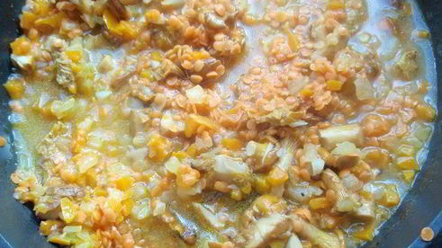 чечевица с лисичками