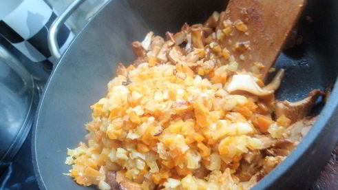 чечевица с лисичками