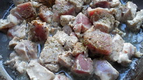 картофель отварной с индюшиным мясом и сыром