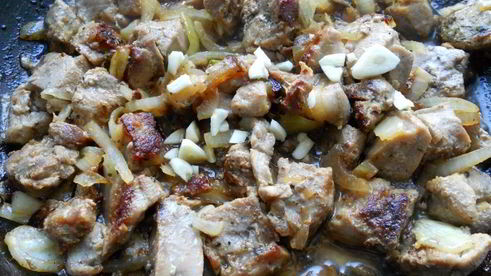 картофель отварной с индюшиным мясом и сыром