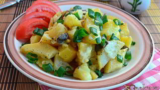 Картофель с грибами и сыром сулугуни в мультиварке