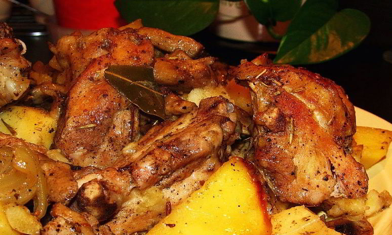 Рецепт картофеля с курицей в духовке