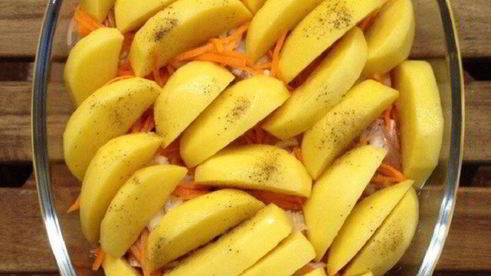 картофель с курицей в духовке