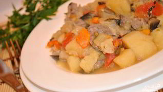 Картофель с мясом и овощами