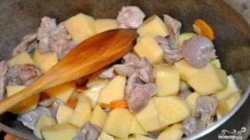 картофель с мясом и овощами