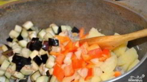 картофель с мясом и овощами