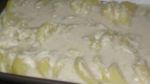 картофель в духовке под соусом