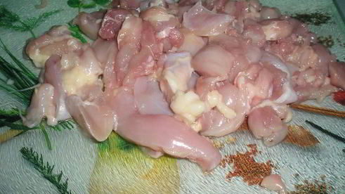 картофель, жареный с цукини и помидорами черри