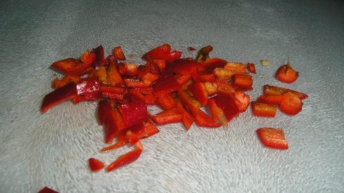 картофель, жареный с цукини и помидорами черри