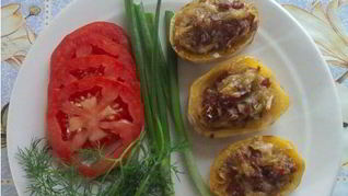 Картошка с колбасой в духовке