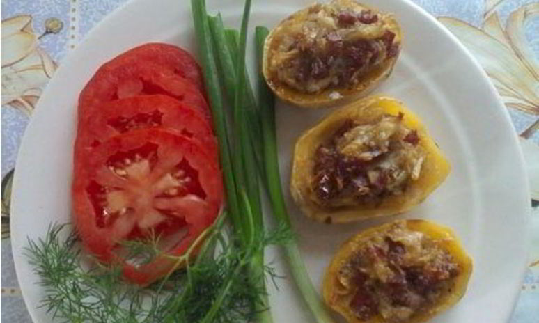 Рецепт картошки с колбасой в духовке