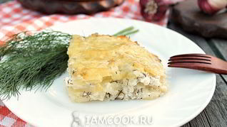 Картошка со сметаной и чесноком в духовке