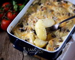 Картошка в сметане с сыром в духовке