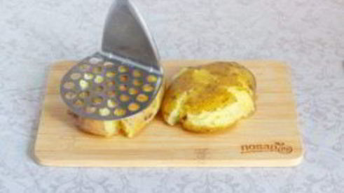 молодой картофель по-португальски в горчичной заправке