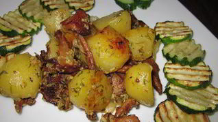 Молодой картофель с лисичками