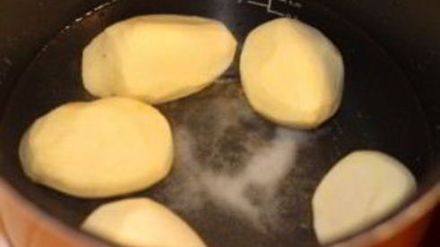 печеный картофель в фольге в духовке