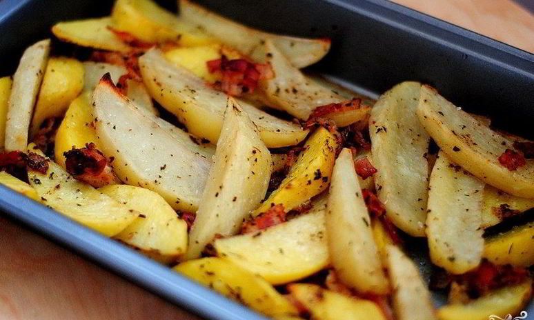 Рецепт пряного картофеля с беконом