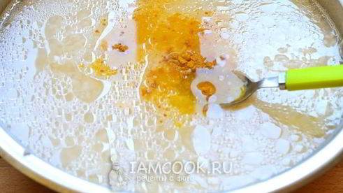 рис на сковороде