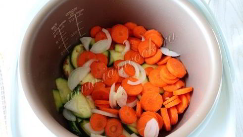 рис с кабачками и курицей в мультиварке