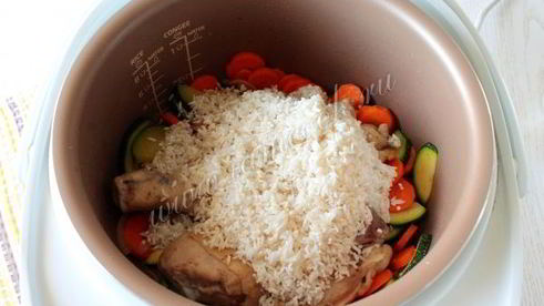 рис с кабачками и курицей в мультиварке