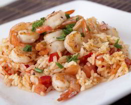 Рис с креветками, зеленым горошком и перцем