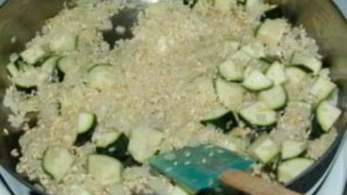 рис с курицей в соусе в духовке