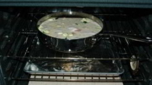 рис с курицей в соусе в духовке