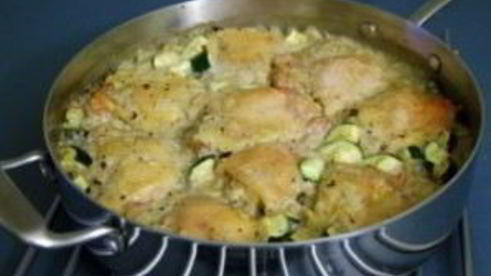 рис с курицей в соусе в духовке