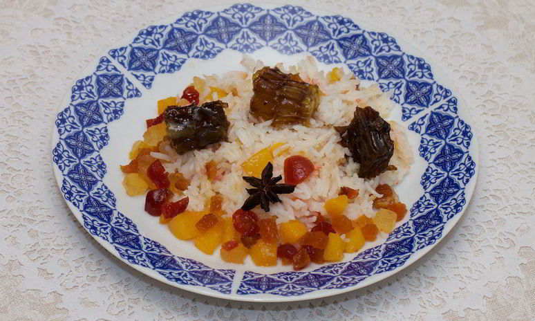 Рецепт риса с персиком и сухофруктами